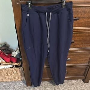 Women’s figs scrub bottoms